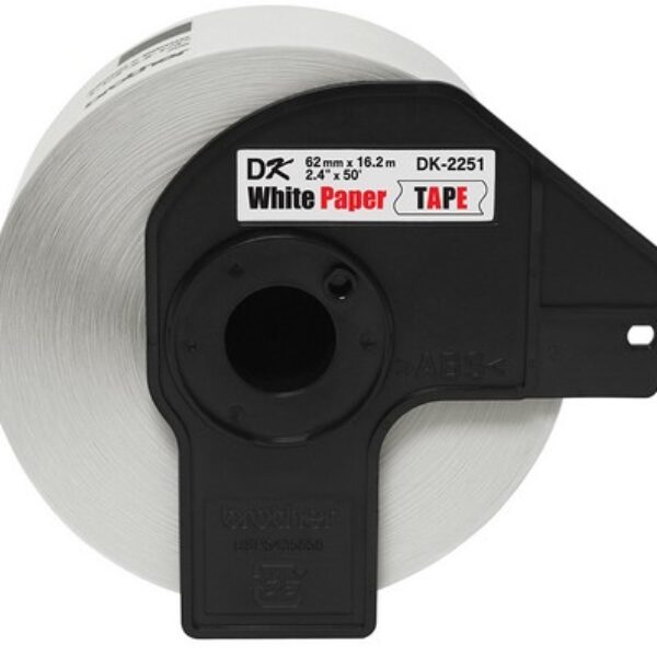Etiqueta blanca continua de papel Brother DK2251 de 62 mm de ancho x 15.2 mts de largo. Impresión en negro y rojo. -